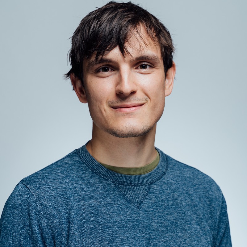 A portrait of Aaron Maiwald